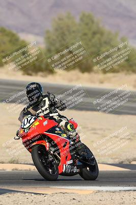 media/Dec-07-2025-CVMA (Sun) [[3e7d2de5dc]]/Race 9-Formula UL Shootout/